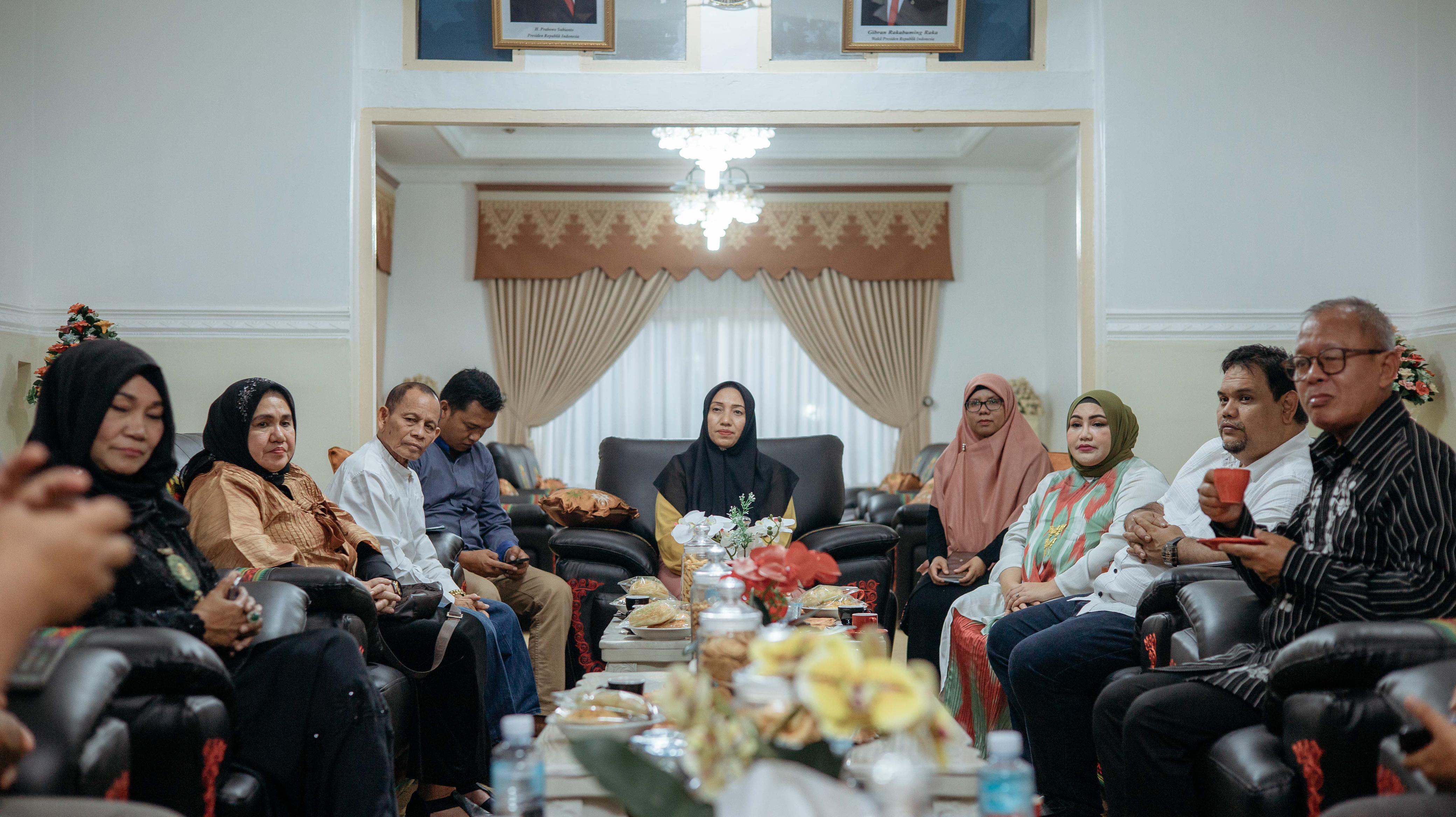 penyerahan berkas dan pemasangan spanduk di DPD Aceh Tengah - Image 1